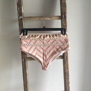 TULAROSA XS Elias Bottom